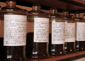 店内商品棚の写真